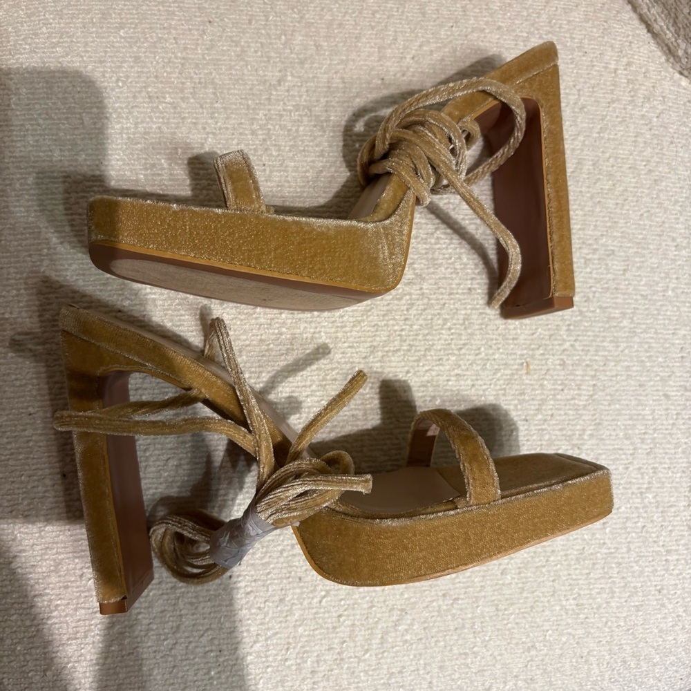 Lulus Guesty NWOT Champagne Velvet Lace-Up High Heel Sandals 7.5 - Picture 6 of 9
